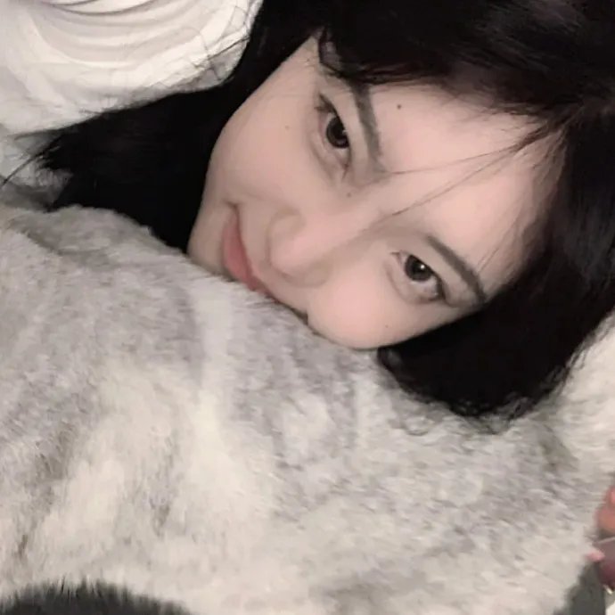 坐在门口的幽灵